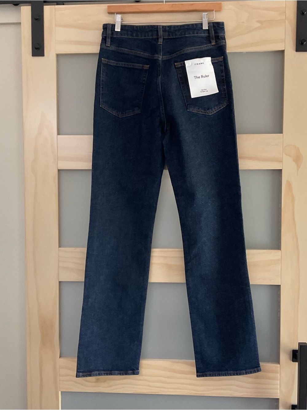 FRAME The Ruler Straight Leg Jeans Dark Wash Size 29 High Rise Classic Denim NWT - Picture 2 of 3